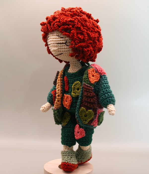 Háčkovaná panenka Valentýnka