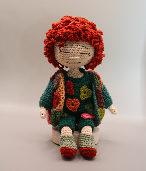 Háčkovaná panenka Valentýnka