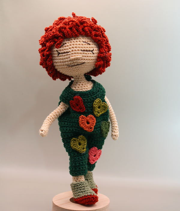 Háčkovaná panenka Valentýnka