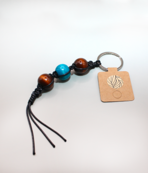 Přívěsek s dřevěnými korálky