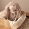 Háčkovaná panenka Tichý směr – jemnost, intuice a vnitřní klid